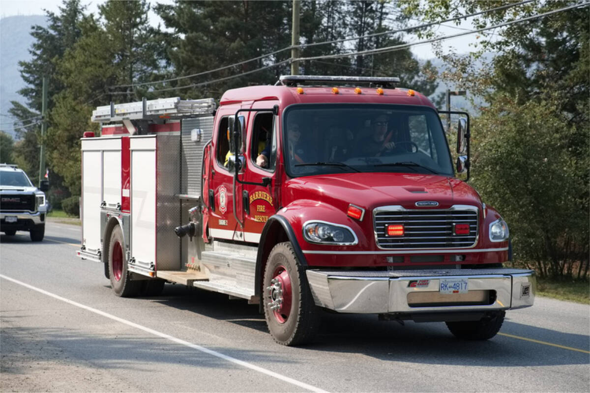 33797883_web1_RSZ-Parade-GMBarriere-Fire-Truck-Gary-M-GPM01105