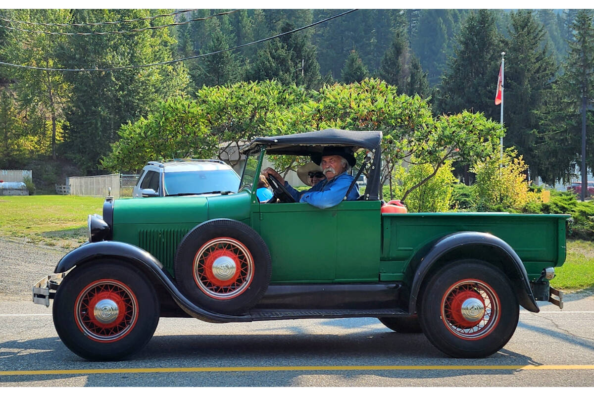 33797883_web1_RSZ-Parade-Green-Truck-HB-20230902_112326