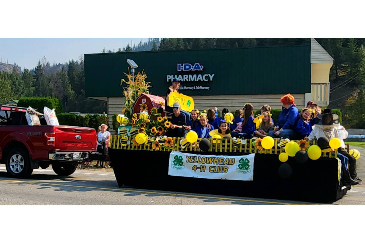 33797883_web1_RSZ-VG-Parade-Y-4-H-Good-HB20230902_112153