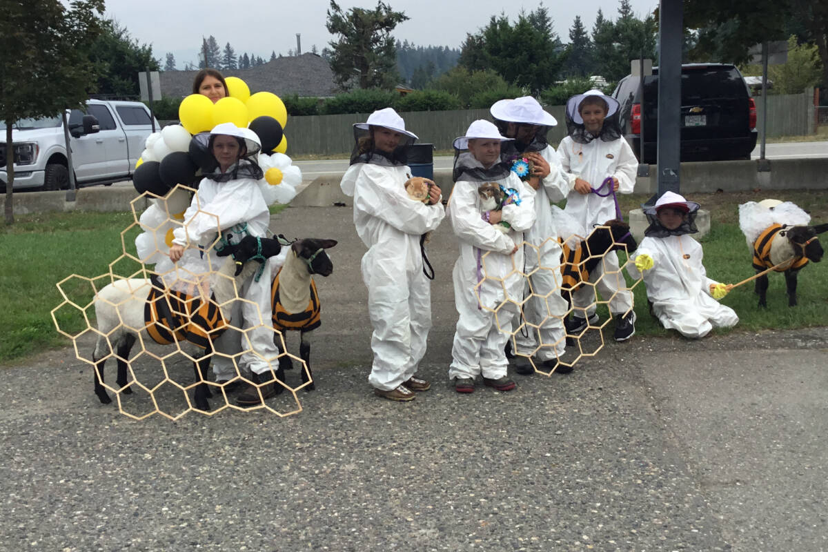 33865396_web1_RSZ-Bee-keepers-Unknown