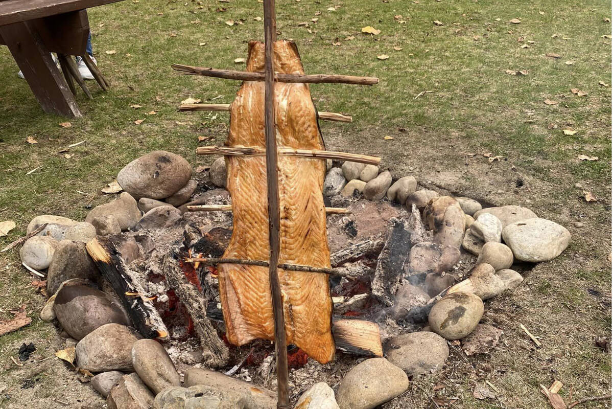 34000100_web1_RSZ-Fish-smoking-374367398_10160655687085923_2434399903424395552_n