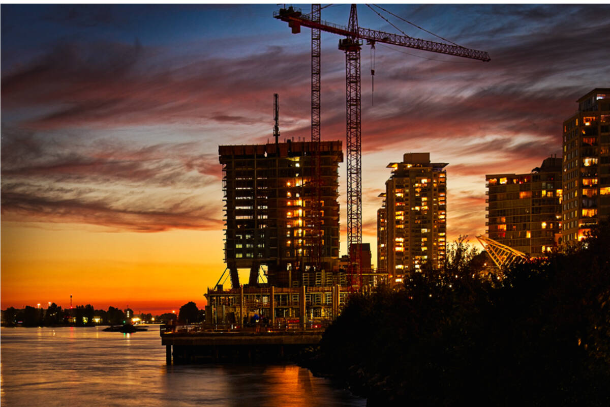 34143739_web1_RSZ-Evening-Edifice