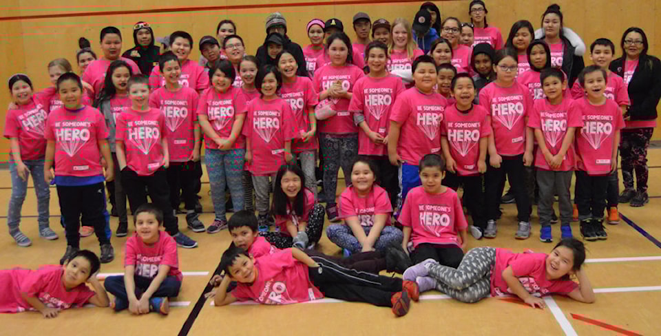 230220-nun-pinkdayshirt-file_1