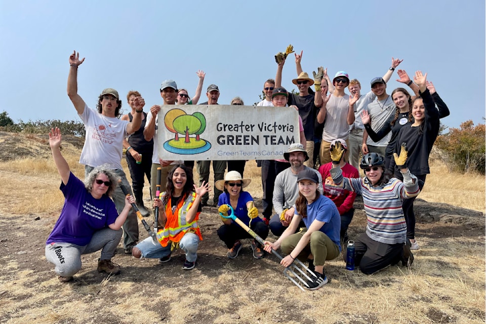 This past Saturday, Aug. 10, the Greater Victoria Green Team (GVGT) and the District of Oak Bay hosted a community activity in Anderson Hill Park.  A total of 27 community members removed 22 cubic metres of invasive plant material and flammable debris, enough to fill two cement trucks. Photo courtesy of the GVGT