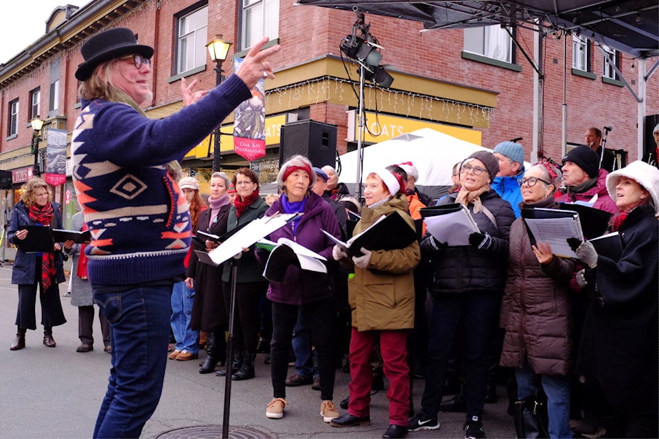 Throughout the event, spectators could enjoy live music from various artists and bands including The BC Fiddle Orchestra, Old-Time Dance Band, The Joy of Life Choir and The Whoville Children’s Chorus among others. 