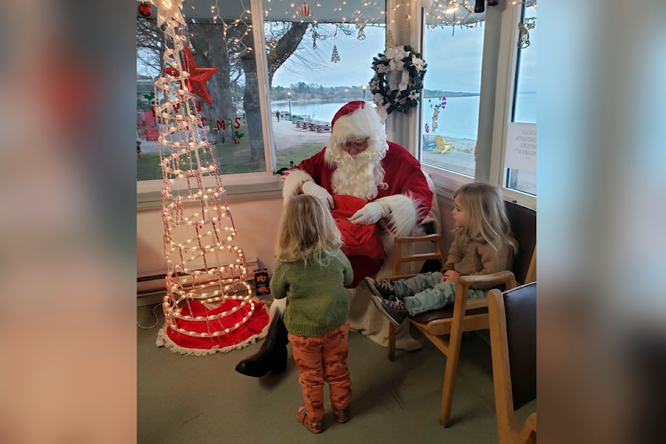 241112-kiwanis-santa-1