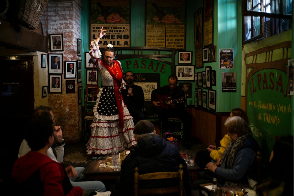 Festival de Jerez is a flamenco festival that offers all levels of flamenco classes and nightly shows that range from large-scale theatre productions, intimate performances in the beautiful bodegas to midnight showings of the hottest new flamenco talents in the local peñas. 