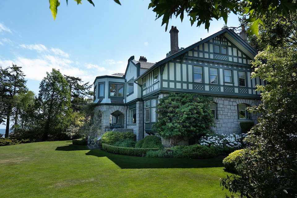 Riffington Manor, situated in the Uplands, has starred in numerous Hollywood productions. 