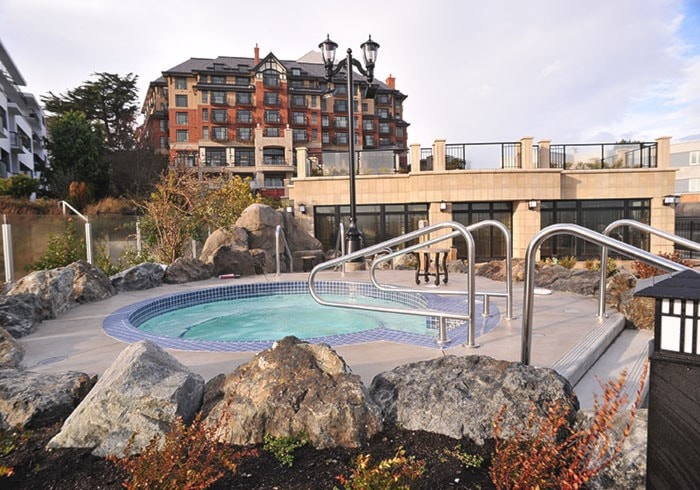 Oak Bay Beach Hotel