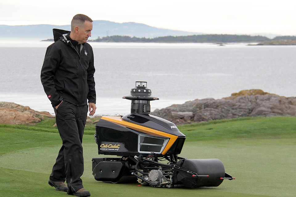 Robotic greens mower hotsell