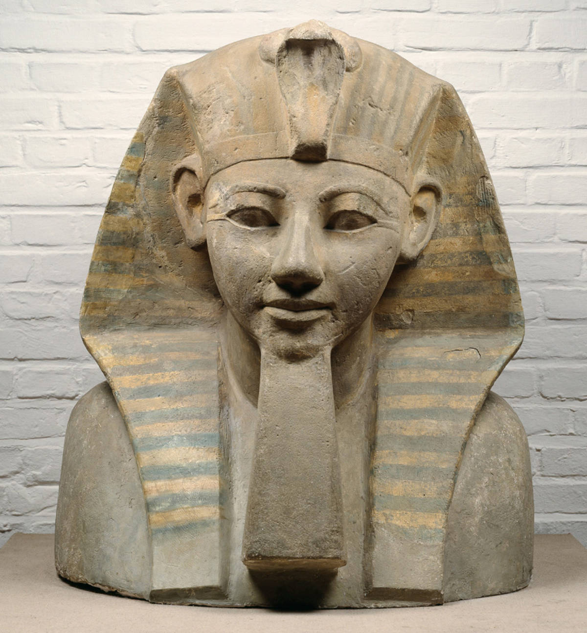 11527209_web1_MMA-HatshepsutHeadEgypt