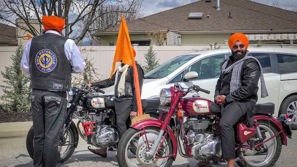 13920166_web1_180415_SikhParade_01