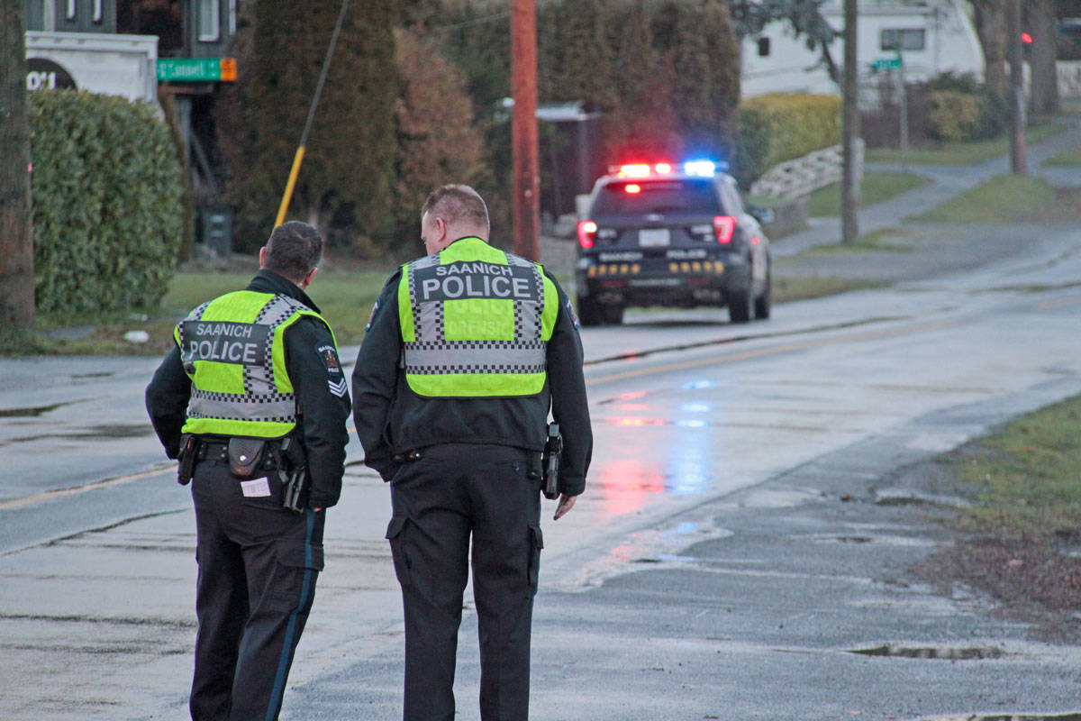 14721127_web1_SaanichPDCloseUp