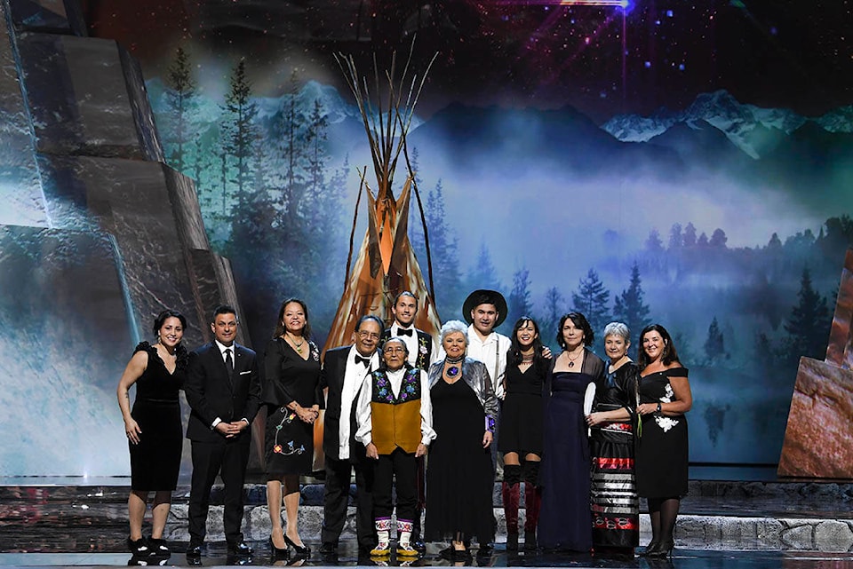 17313548_web1_190617-VNE-IndigenousAwards_2