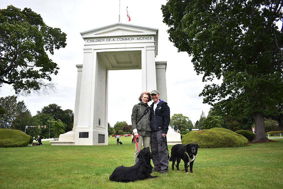 Canada-U.S. couple says 14-day quarantine makes border rules for 