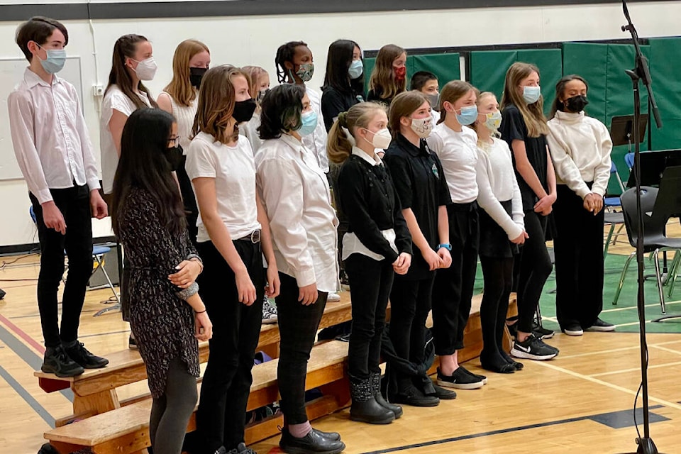 The recent spring concert at Monterey Middle School in Oak Bay raised more than $1,000 for Ukraine Humanitarian Relief. (Monterey Storm/Twitter)