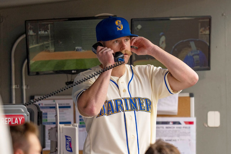 mariners sunday home jersey