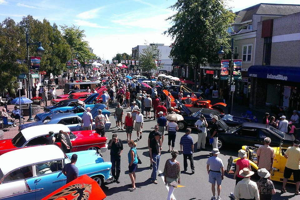 29932357_web1_190709-SidneySummerCarShow