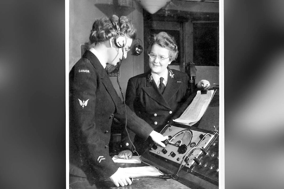 Wren Petty Officer Dorothy Robertson and Wren Chief Petty Officer Trudy Jardine at the RCN’s secret Japanese radio intercept hut at Gordon Head, 1945. (Courtesy of Dave Freeman)