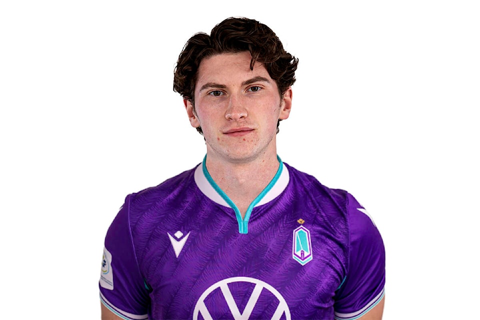 31030460_web1_221115-GNG-PFC-new-signing-easton_1