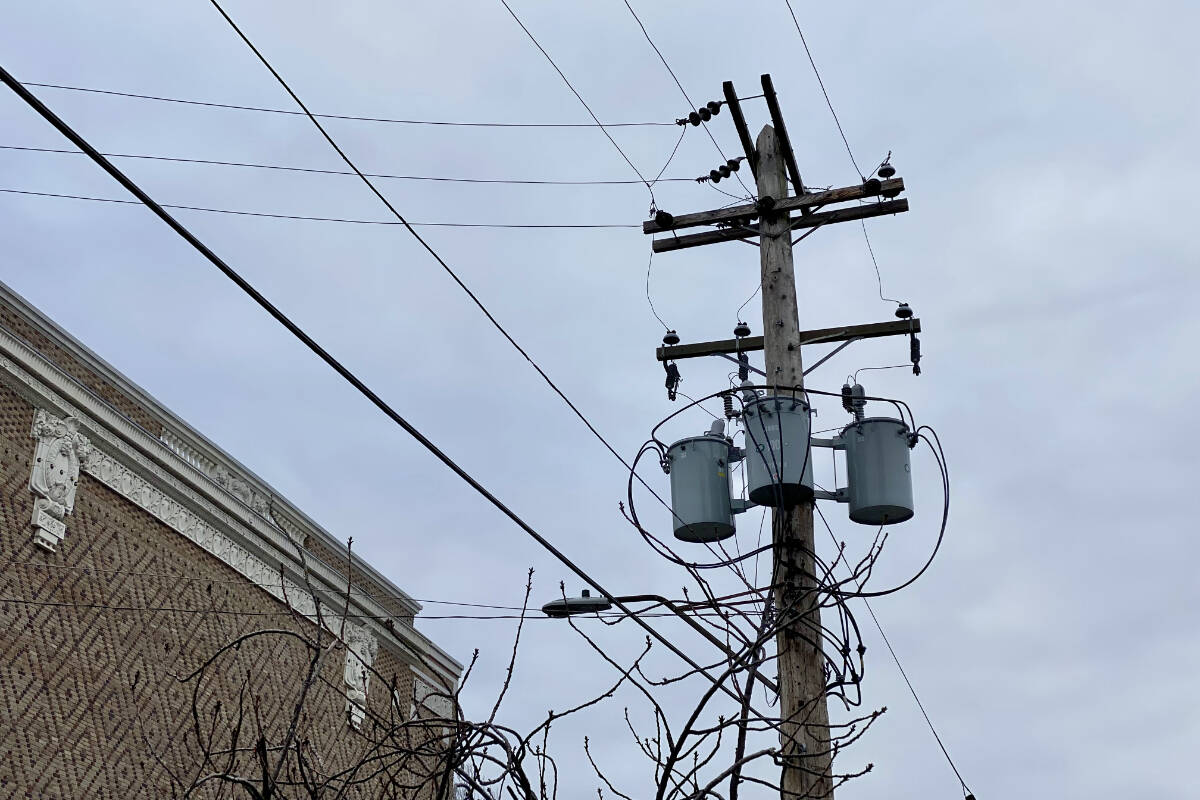 Snap, crackle, pop Salt spray blamed for odd power lines sounds in