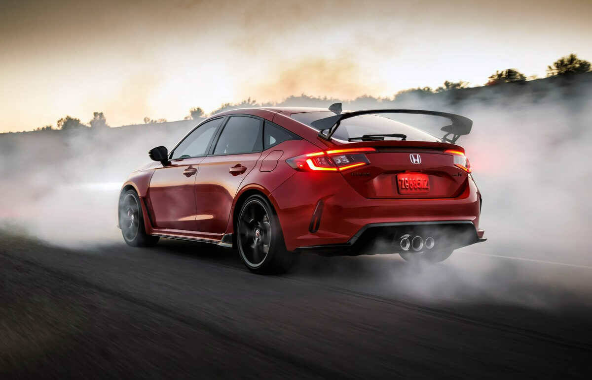 The previous Type Rs rear spoiler had been criticized for obstructing rear vision, so this time around theres a somewhat slimmer version that also provides more downforce. PHOTO: HONDA