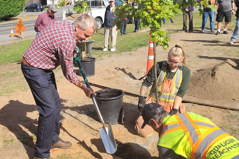241002-pqn-tree-planting-teunis