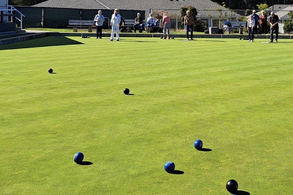250416-pqn-qualicumbeachlawnbowls
