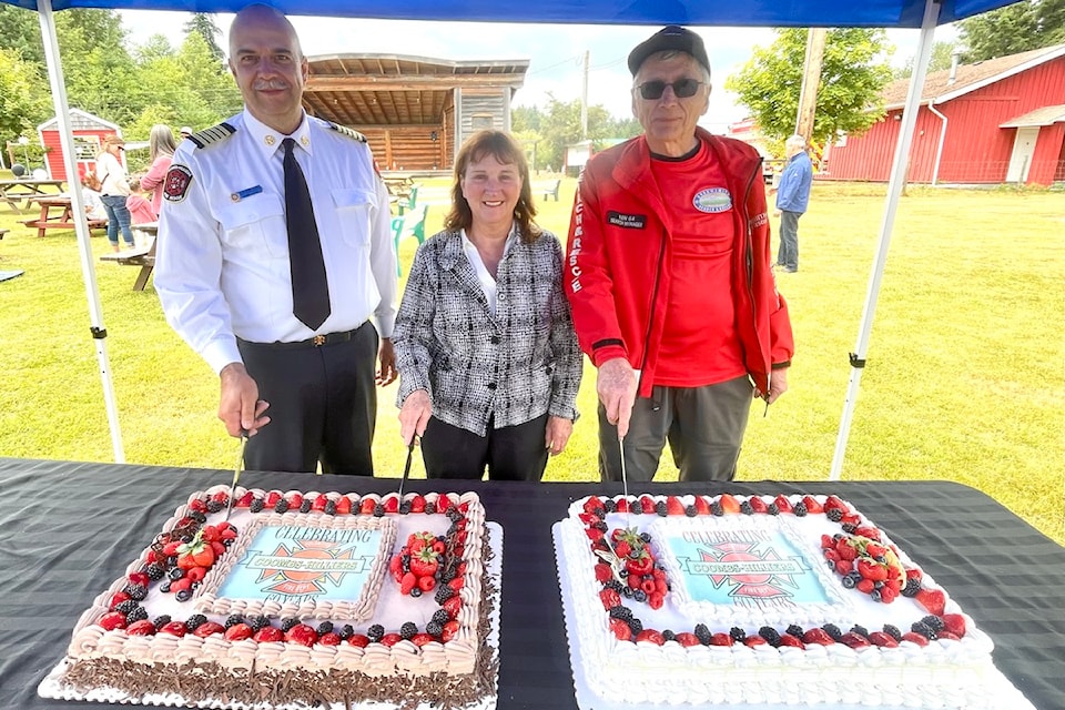 fire-chief-ron-schildroth-ea-f-director-leanne-salter-ken-neden