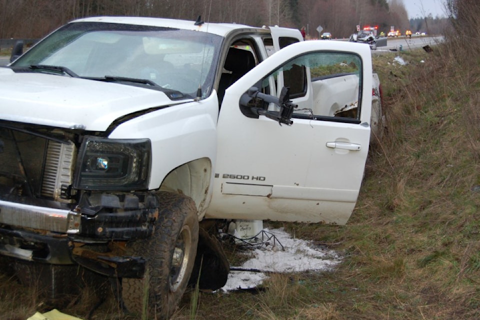 250312-pqn-white-pickup-crash