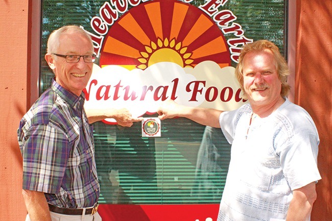 At least one retail outlet in Parksville Qualicum Beach saying no to genetically engineered apples