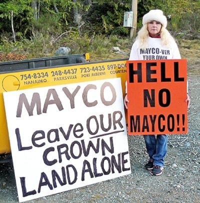 93333parksvilleWEBMaycoprotester