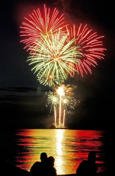 95907parksvilleWEBfrontfireworks