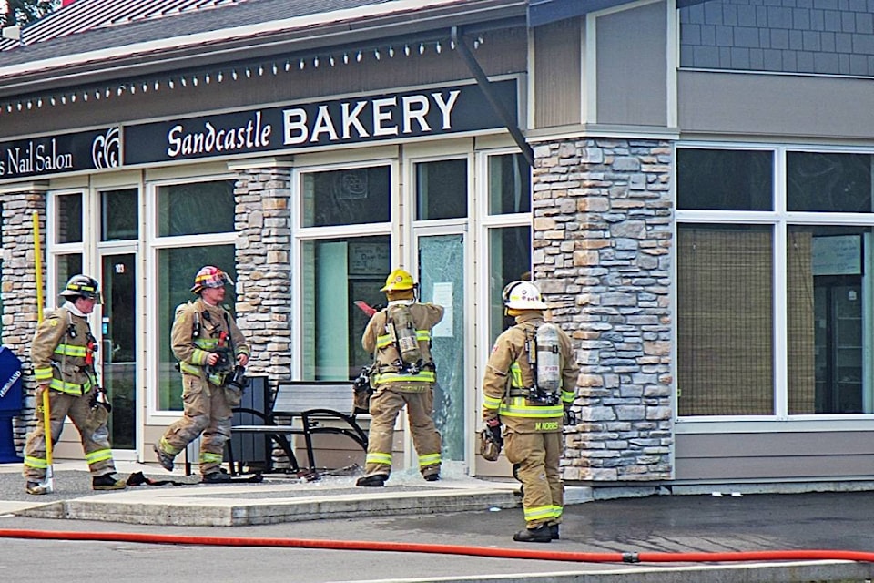 web1_170428-PQN-M-ParksvilleBakeryFire-sub-apr27