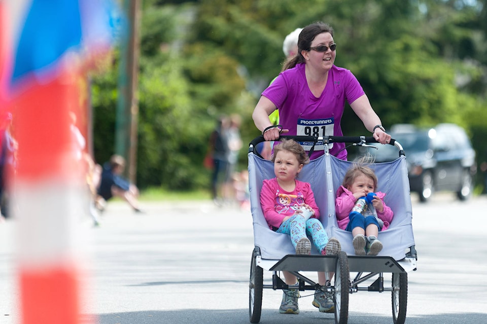 web1_170516-mothers-run-hill