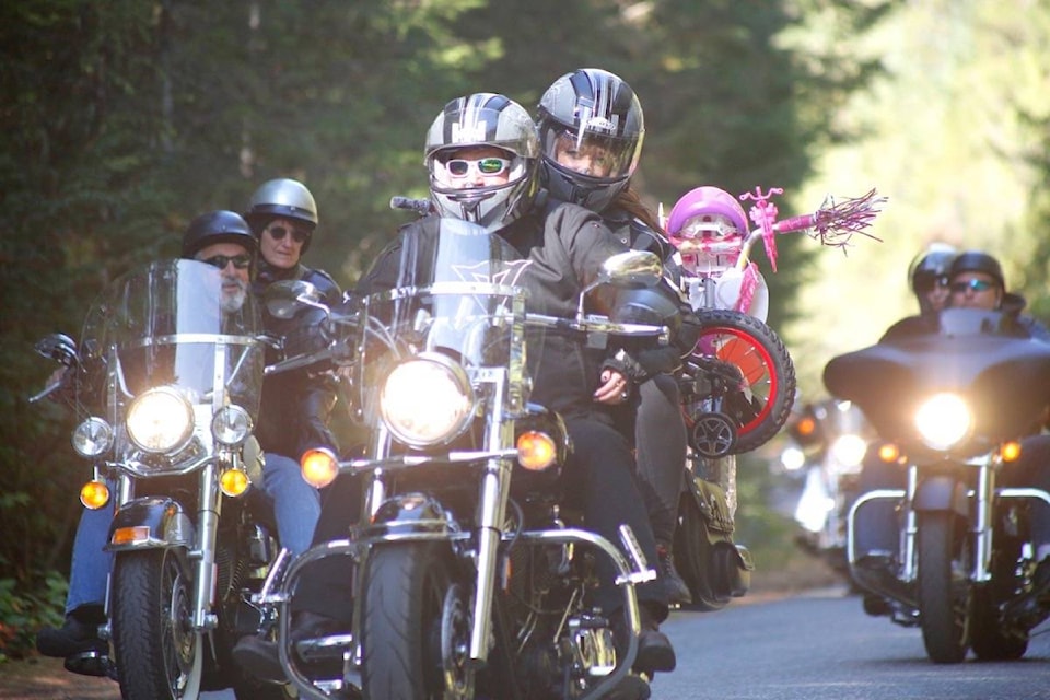 8541424_web1_170916-PQN-M-MotoToyRun-bicycle-ak-170916