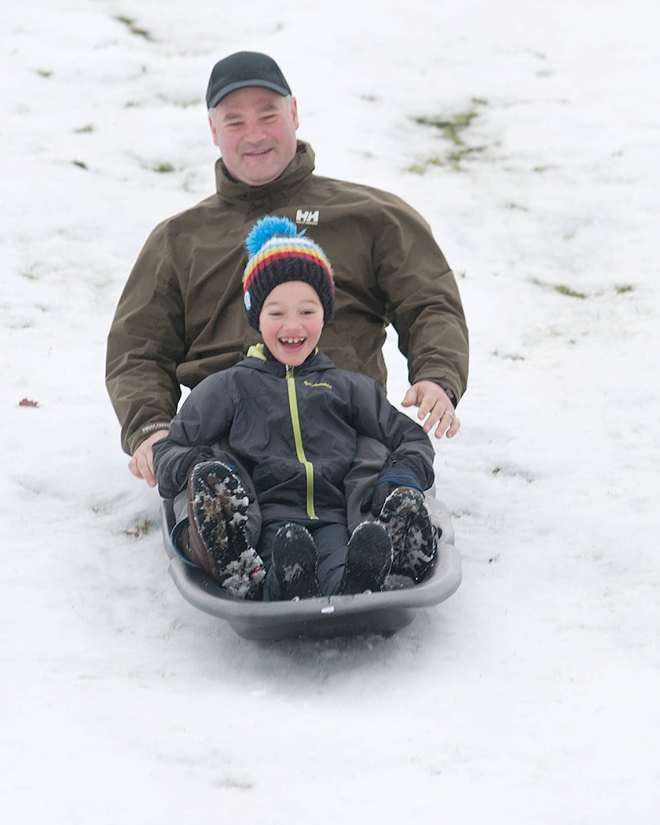 9962910_web1_171228-PQN-M-sledding-cummins-vert