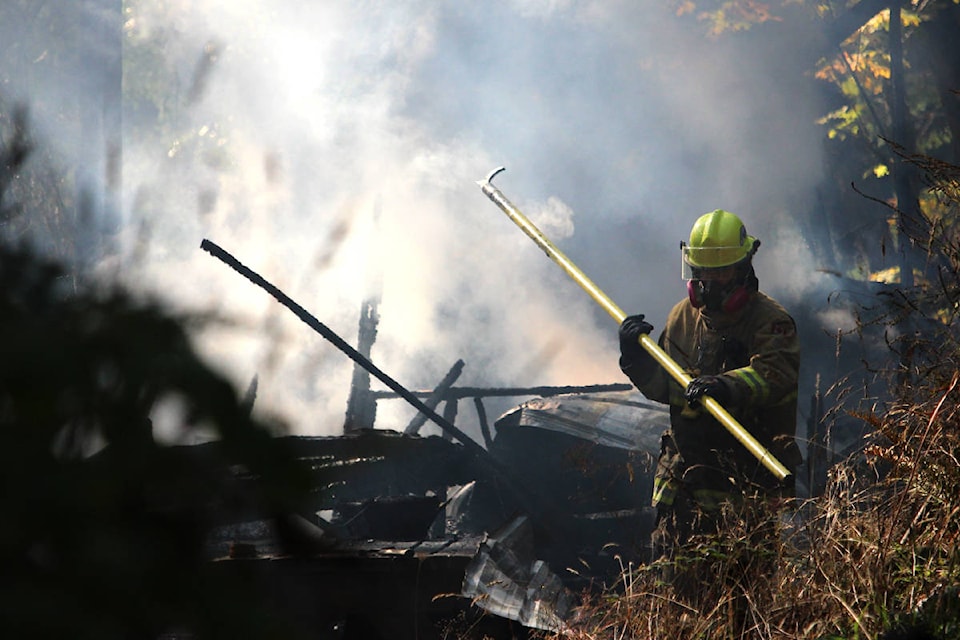 18911750_web1_191010-NBU-Nanaimo-River-Road-Cabin-Fire-006