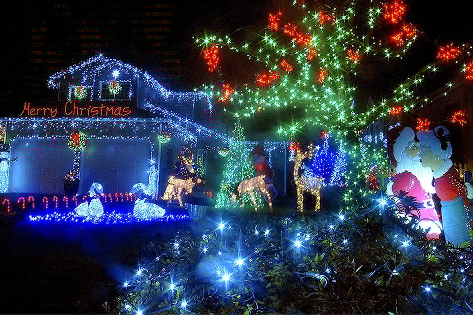 19222574_web1_161223-pdn-xmas-lights-pa1-tsr