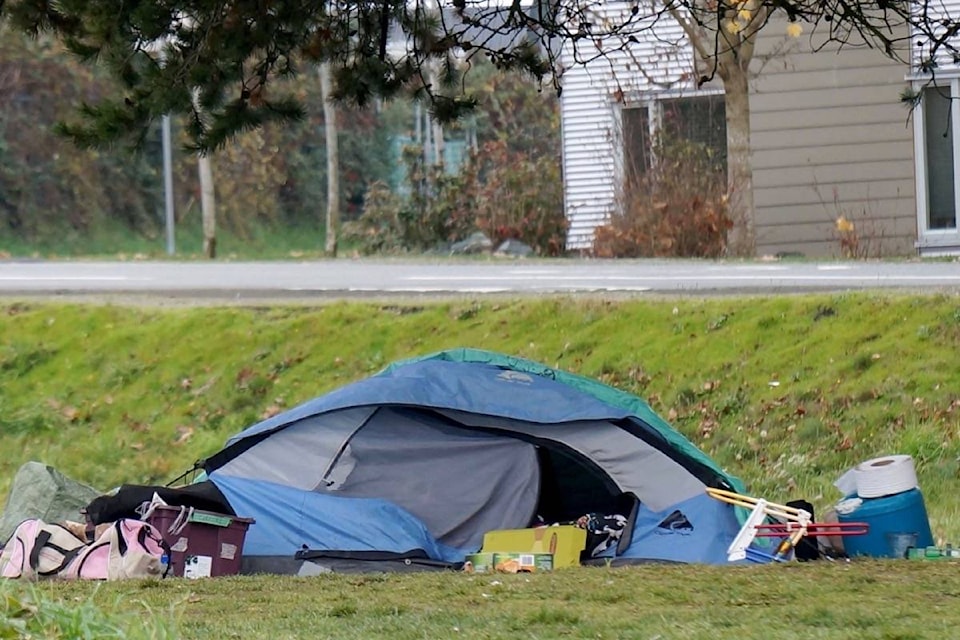 19252725_web1_191107-PQN-M-homeless-tents