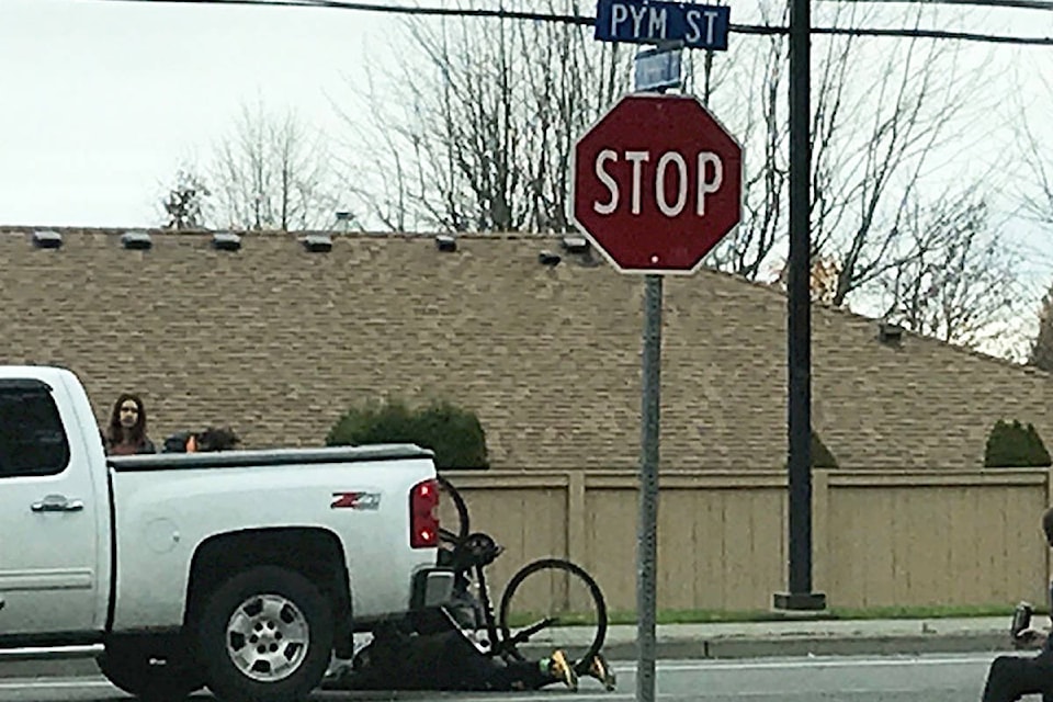 19272887_web1_191107-PQN-M-cyclist-accident