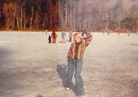 19954392_web1_loon-lake-skating-2