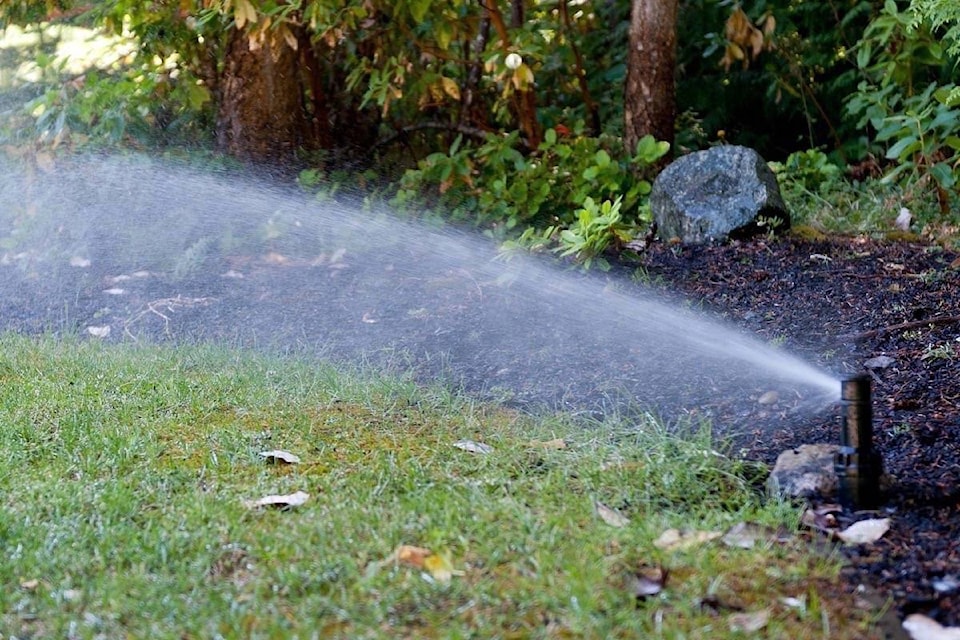 22852594_web1_200930-PQN-Whiskey-Creek-Water-sprinkler_1