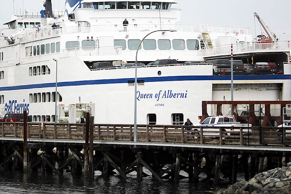 23087808_web1_201021-PQN-poll-ferries_1