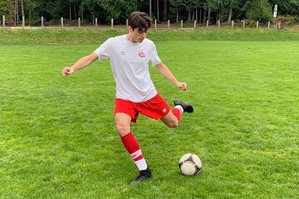 23107531_web1_201028-PQN-Qualicum-Soccer-Player-Marcus_1