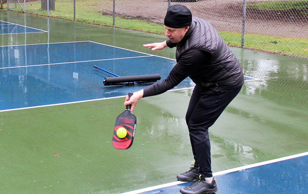 24145616_web1_210204-CHC-Snowbird-pickleball-players-rock_6