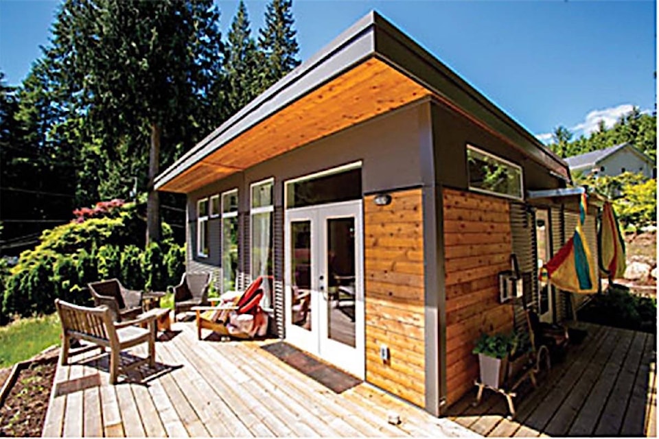 25250011_web1_210526-PQN-Legality-of-Tiny-Homes.-TinyHomes_1