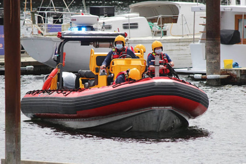 25767467_web1_210708-NBU-Stranded-Kayakers-_1