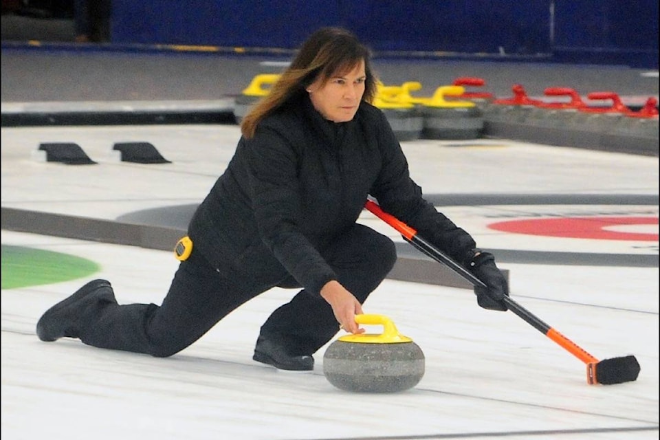 25810275_web1_210714-PQN-Curling-Academy-Coming-MaryAnnArsenault_1