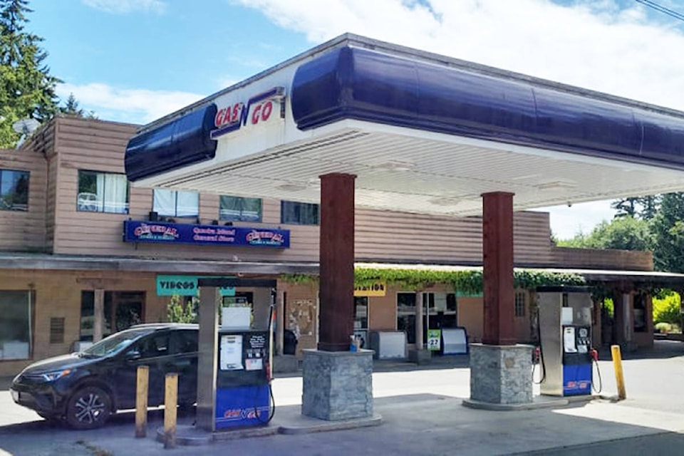 25843943_web1_210715-CRM-RO-quadra-gas-station